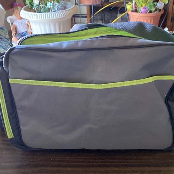 NWOT- Eddie Bauer Diaper Bag Lime Green. & Gray, multiple Pockets, Changing Pad - Picture 4 of 16